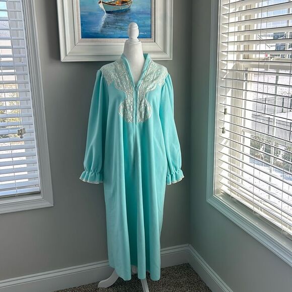 Vintage Vanity Fair Lace Blue Long Retro Robe Large - Picture 2 of 15
